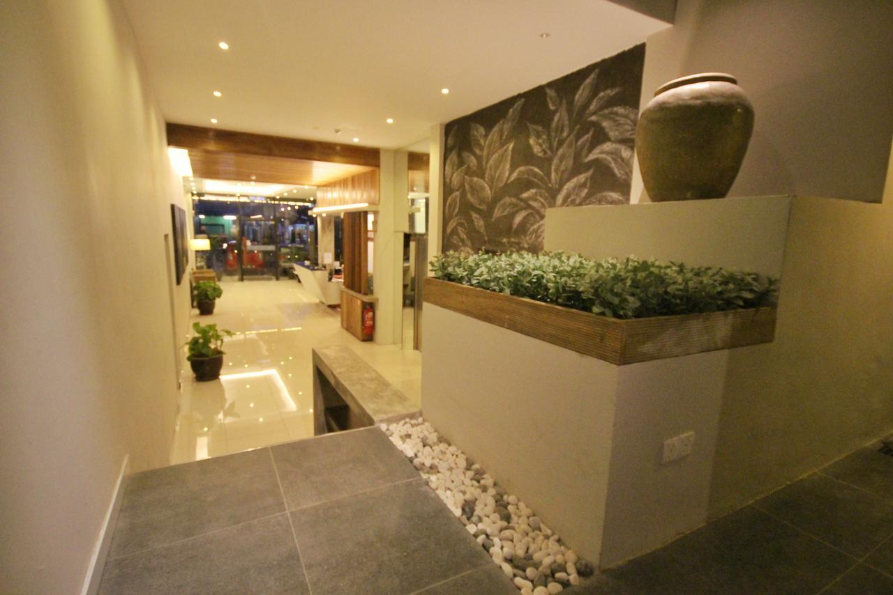 The Riverbank Hotel Kuantan Exterior foto
